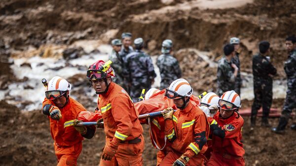 中国救援人员 资料图 - 俄罗斯卫星通讯社
