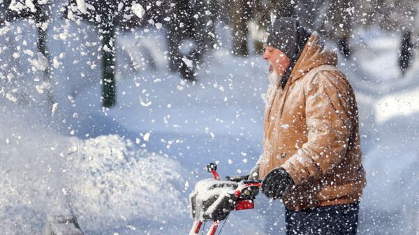 Очистка улицы от снега в Чикаго  - 俄罗斯卫星通讯社