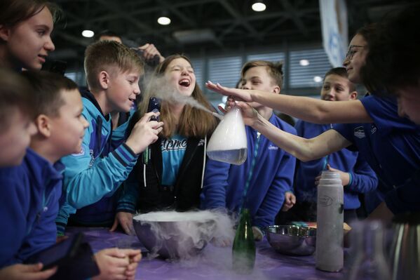 阿尔捷克国际儿童中心的科学节。 - 俄罗斯卫星通讯社