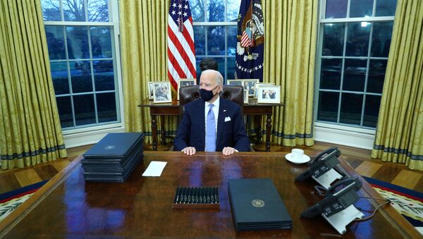 Президент США Джо Байден в Овальном кабинете в Белом доме - 俄罗斯卫星通讯社