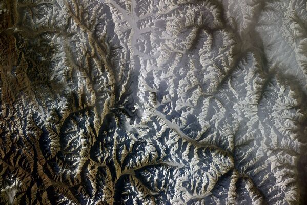 喀喇昆仑山脉景色，俄罗斯宇航员谢尔盖·库德-斯韦尔奇科夫从国际空间站拍摄。 - 俄罗斯卫星通讯社