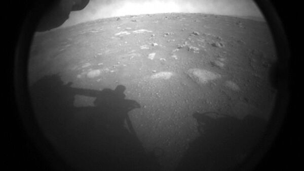 Первая фотография марсохода Perseverance после посадки на Марс - 俄羅斯衛星通訊社