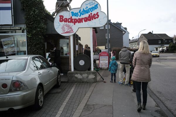在德国Schuerener Backparadies咖啡店排队的人们。 - 俄罗斯卫星通讯社
