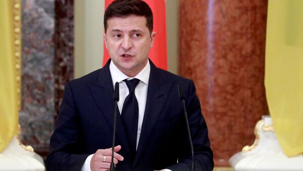 Президент Украины Владимир Зеленский во время выступления на брифинге в Киеве - 俄羅斯衛星通訊社