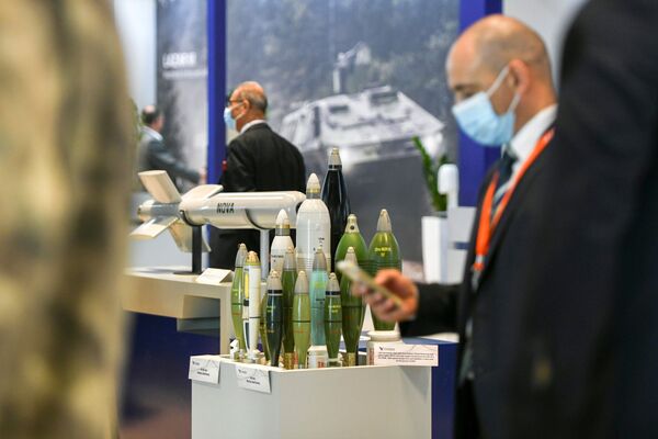阿聯酋阿布扎比IDEX-2021國際防務展會場。 - 俄羅斯衛星通訊社
