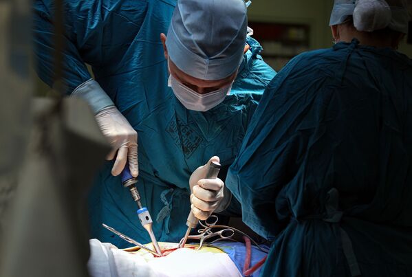 克拉斯諾達爾邊疆區醫院脊柱外科治療手術。 - 俄羅斯衛星通訊社