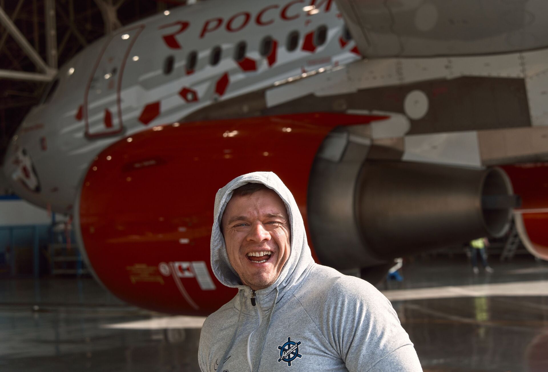 極限運動博主拖動40噸空客A-39飛機創下紀錄 - 俄羅斯衛星通訊社, 1920, 25.02.2021