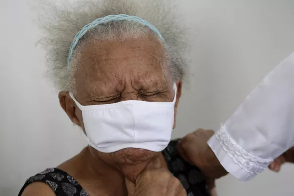 巴西90歲老人巴蒂斯塔接種中國科興“Sinovac”公司疫苗。
巴西90歲老人巴蒂斯塔接種中國科興“Sinovac”公司疫苗。
- 俄羅斯衛星通訊社