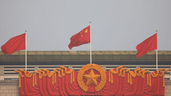 Китайский флаг над Национальным музеем Китая после открытия сессии Народного политического консультативного совета Китая (НПКСК) в Пекине. - 俄罗斯卫星通讯社