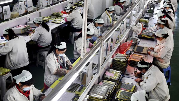 Рабочие на заводе электроники в Китае - 俄羅斯衛星通訊社