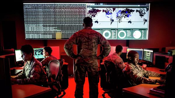 Военнослужащие 175-й группы по операциям в киберпространстве армии США на авиабазе Warfield в штате Винсконсин - 俄罗斯卫星通讯社