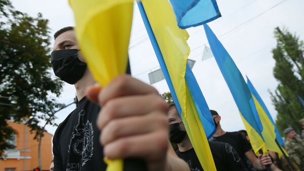  Участники Марша защитников Украины во время акции в рамках празднования Дня независимости страны в Киеве.  - 俄羅斯衛星通訊社