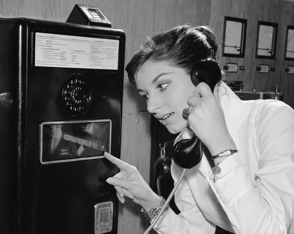 1957年，德國姑娘在打長途電話。 - 俄羅斯衛星通訊社