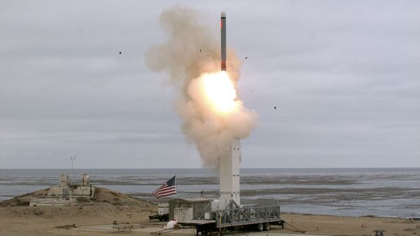 Испытания ракеты наземного базирования на острове Сан-Николас в Калифорнии. США - 俄罗斯卫星通讯社