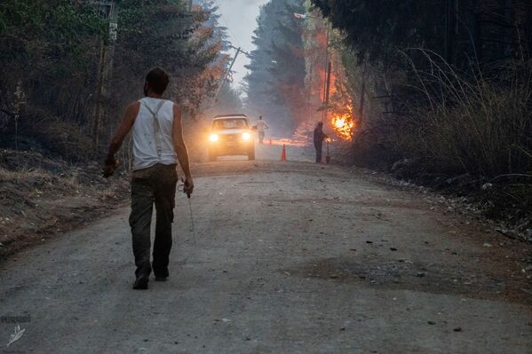 阿根廷丘布特省拉斯戈隆德里納斯地區救火現場。 阿根廷丘布特省拉斯戈隆德里納斯地區救火現場。 - 俄羅斯衛星通訊社