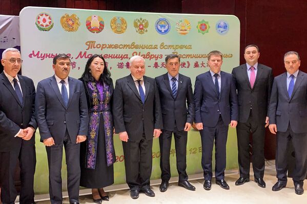 俄罗斯及众多独联体国家的驻华大使及外交使节代表合照。 - 俄罗斯卫星通讯社