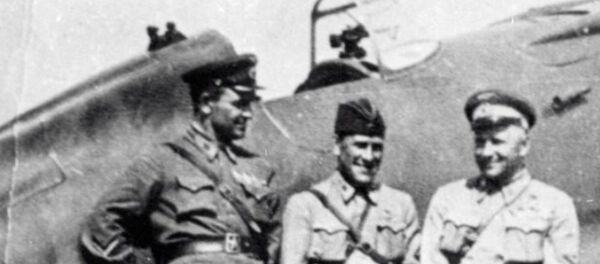 蘇聯志願飛行員 蘇聯志願飛行員 - 俄羅斯衛星通訊社