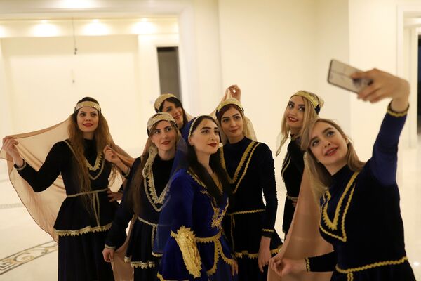 德黑兰，博什拉指导的女子舞蹈团。 - 俄罗斯卫星通讯社