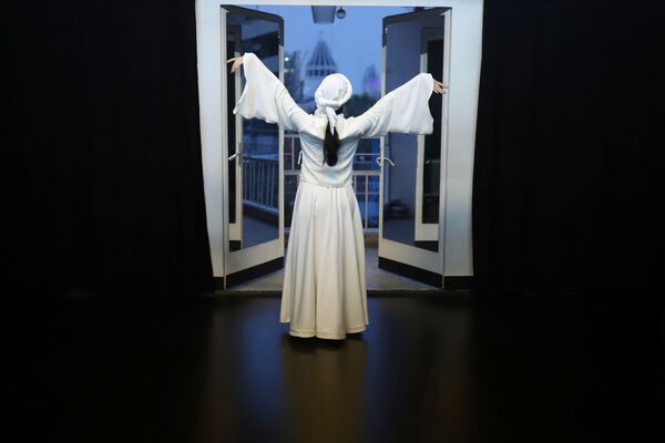 德黑兰，舞蹈教练博什拉正进行排练。 - 俄罗斯卫星通讯社