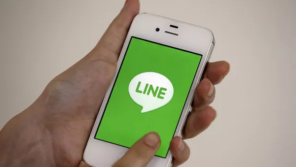 A smart phone is shown with messaging app Line in Seoul - 俄羅斯衛星通訊社