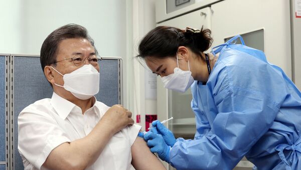Президент Южной Кореи привился вакциной AstraZeneca - 俄罗斯卫星通讯社