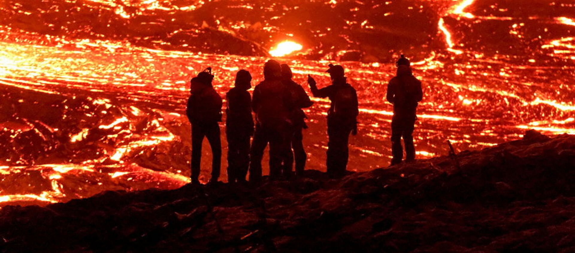 冰岛雷克雅内斯半岛的格尔丁达卢尔火山喷发。 - 俄罗斯卫星通讯社, 1920, 24.03.2021