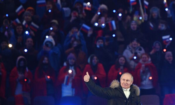 俄总统普京出席纪念克里米亚“入俄”音乐会。 - 俄罗斯卫星通讯社