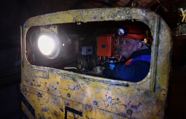 斯维尔德洛夫斯克州马里因斯基绿宝石采矿企业。 - 俄罗斯卫星通讯社