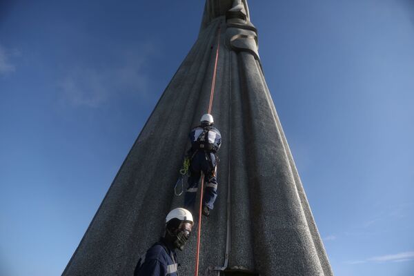 工程技师对里约热内卢基督救赎主像维修。 - 俄罗斯卫星通讯社