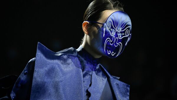 時裝周模特登台走秀。 - 俄羅斯衛星通訊社