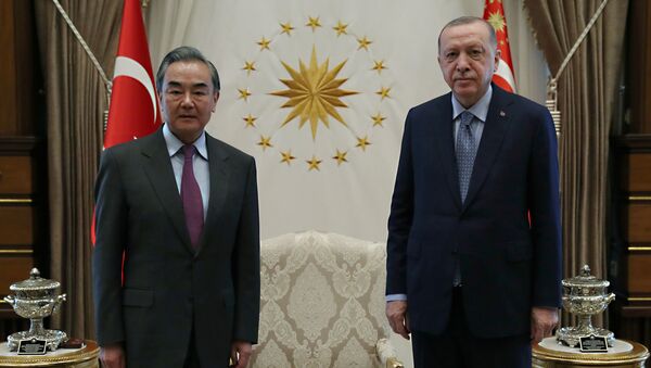Президент Турции Тайип Эрдоган и Государственный советник Китая и министр иностранных дел Ван И встречаются в президентском дворце в Анкаре, Турция, 25 марта 2021 года. - 俄罗斯卫星通讯社