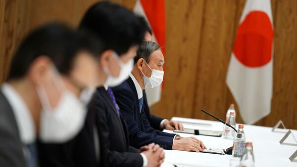 Премьер-министр Японии Ёсихидэ Суга на встрече с министром иностранных дел Индонезии Ретно Марсуди и министром обороны Прабово Субианто в официальной резиденции премьер-министра в Токио. - 俄羅斯衛星通訊社