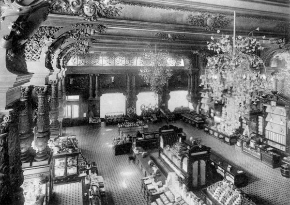 1913年，叶利谢耶夫斯基商店主卖场全景。 - 俄罗斯卫星通讯社