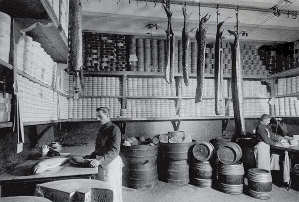 1913年，叶利谢耶夫斯基商店地下室。 - 俄罗斯卫星通讯社