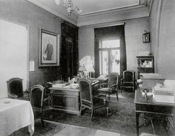 1913年，叶利谢耶夫斯基商店经理办公室。 - 俄罗斯卫星通讯社