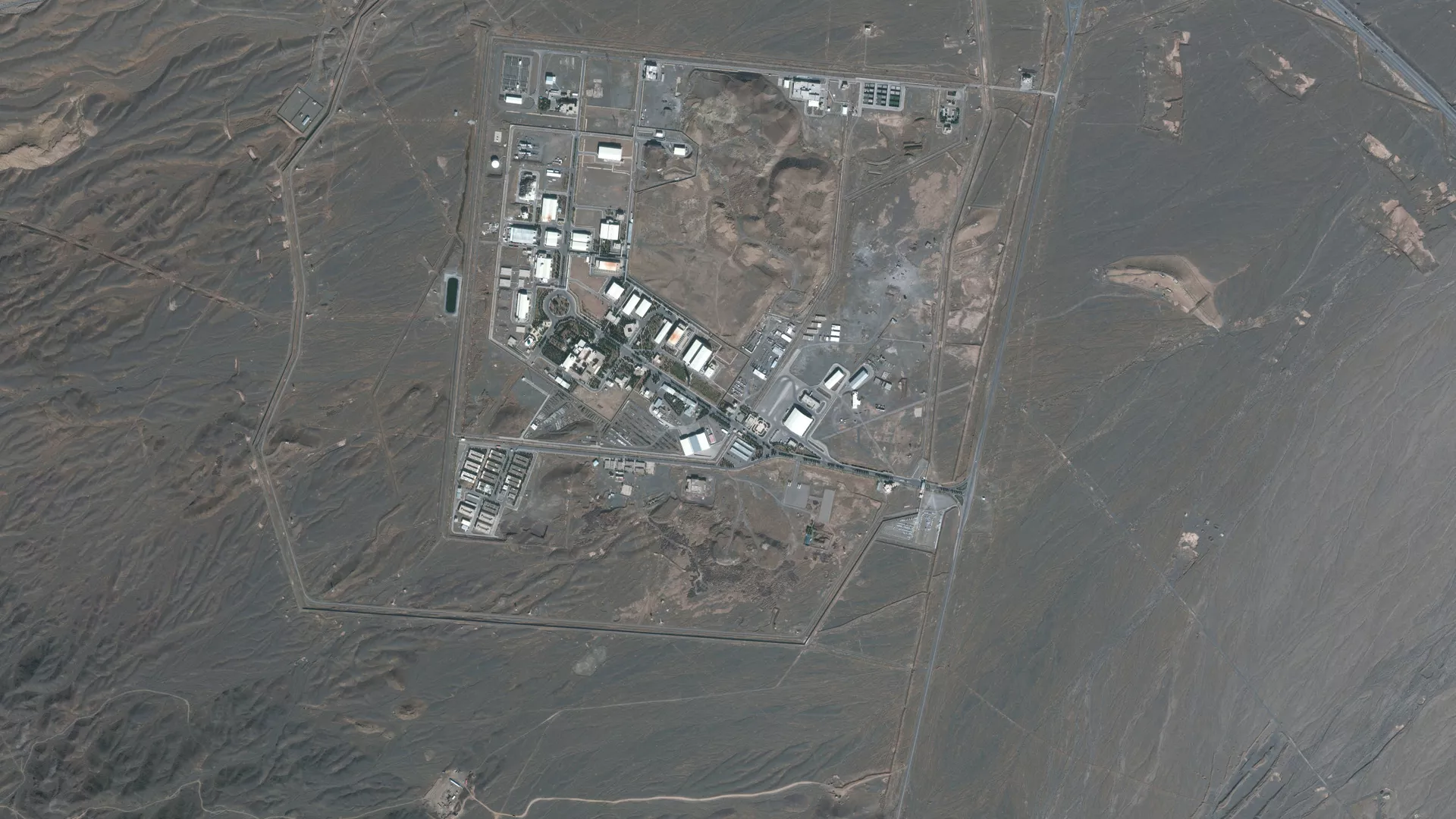 美國在烏軍打擊前拍攝恩格斯城機場 美國在烏軍打擊前拍攝恩格斯城機場 - 俄羅斯衛星通訊社, 1920, 06.12.2022