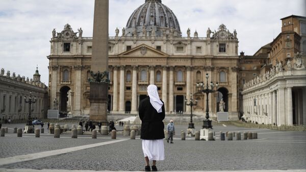 Монахиня на площади Святого Петра в Ватикане - 俄羅斯衛星通訊社