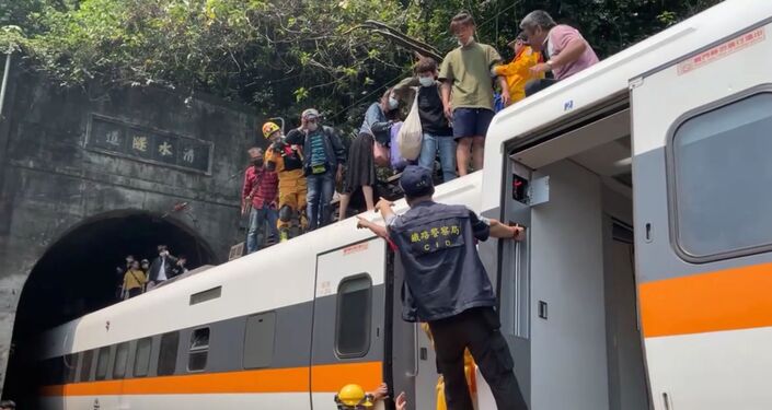 導致列車出軌導致50人死亡,146人受傷,是臺鐵半世紀以來最嚴重事故,檢