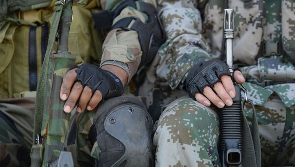 Солдат НОАК и солдат армии Индии во время совместных военных учений. Архивное фото - 俄羅斯衛星通訊社