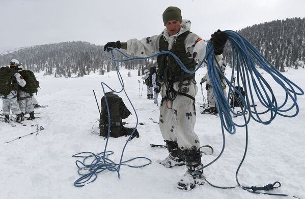 克拉斯諾亞爾斯克邊疆區的俄軍全軍滑雪登山比賽現場。 - 俄羅斯衛星通訊社