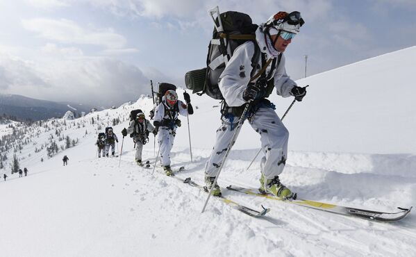 “薩彥斯基進行曲”俄軍全軍滑雪登山比賽在克拉斯諾亞爾斯克邊疆區舉行 - 俄羅斯衛星通訊社