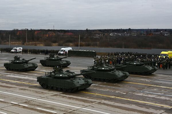 俄軍T-72B3主戰坦克在彩排活動中行駛。
 - 俄羅斯衛星通訊社