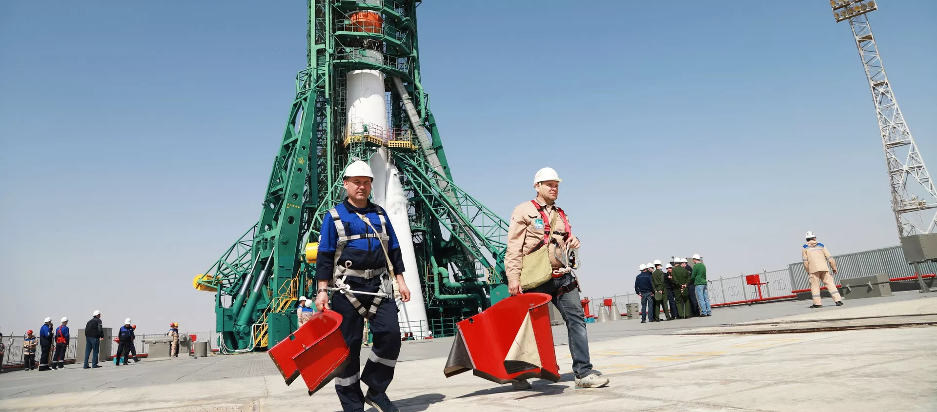 акета-носитель Союз-2.1а с пилотируемым кораблем Союз МС-18 на стартовой площадке космодрома Байконур.  - 俄羅斯衛星通訊社, 1920, 17.09.2021