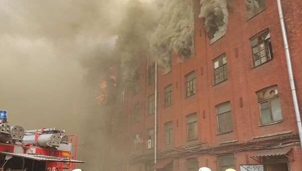 聖彼得堡一家工廠起火 一名消防員在滅火時殉職 - 俄羅斯衛星通訊社