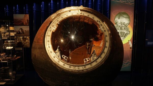 капсула корабля «Восток-1», на которой спускался Юрий Гагарин, в московском музее космонавтики - 俄羅斯衛星通訊社