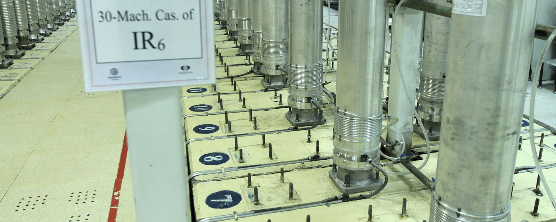 Иран демонстрирует центрифуги на заводе по обогащению урана в Натанзе в центральном Иране. Иран демонстрирует центрифуги на заводе по обогащению урана в Натанзе в центральном Иране. - 俄罗斯卫星通讯社, 1920, 14.04.2021