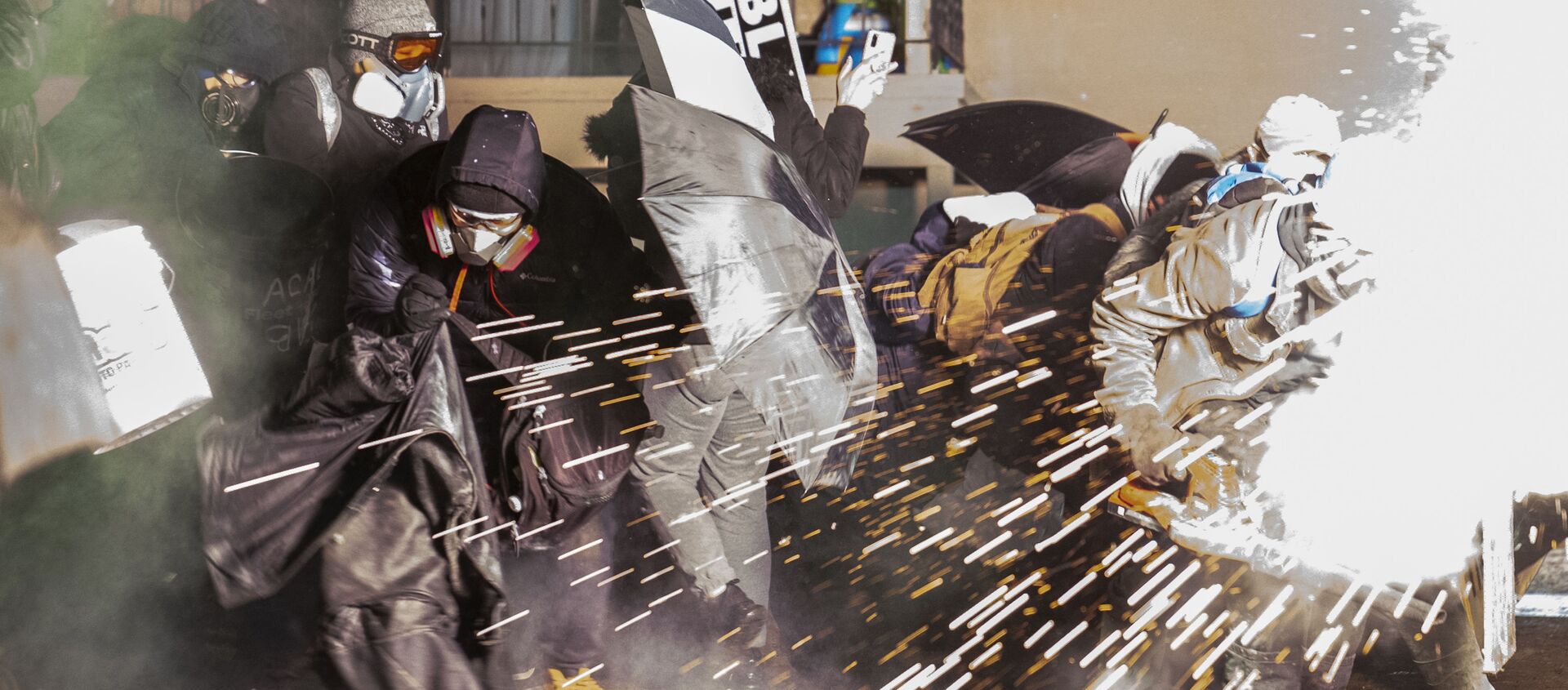 Полиция в Бруклин-Сентер применила шумовые гранаты и газ для разгона демонстрантов - 俄罗斯卫星通讯社, 1920, 14.04.2021