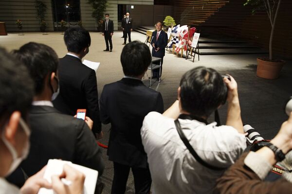 日本首相菅義偉在東京奧運會100天倒計時活動中講話。 - 俄羅斯衛星通訊社