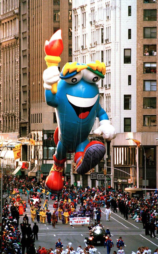 1996年亚特兰大奥运会吉祥物参加纽约市感恩节游行。 - 俄罗斯卫星通讯社
