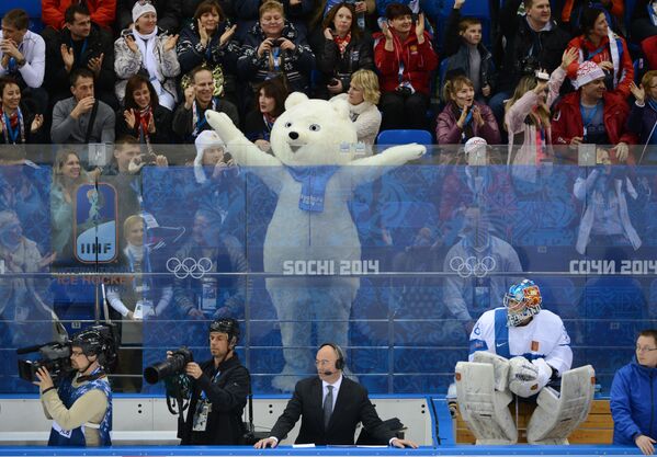 索契冬奥会美国冰球队对战芬兰冰球队。 - 俄罗斯卫星通讯社